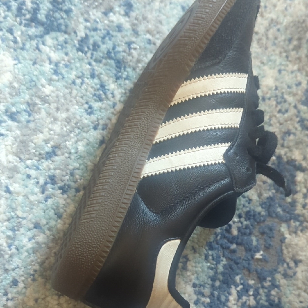 🌸 Absolutely Final Drop🌸 Adidas Kids Black and White Sambas - Picture 7 of 10